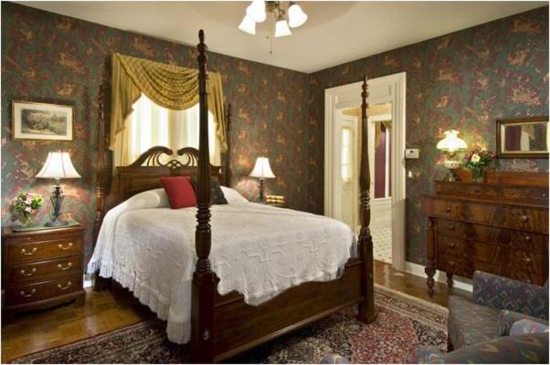 The Winstead Inn Harwich Room photo